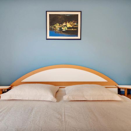 Apartments Zizic Vodice Rom bilde