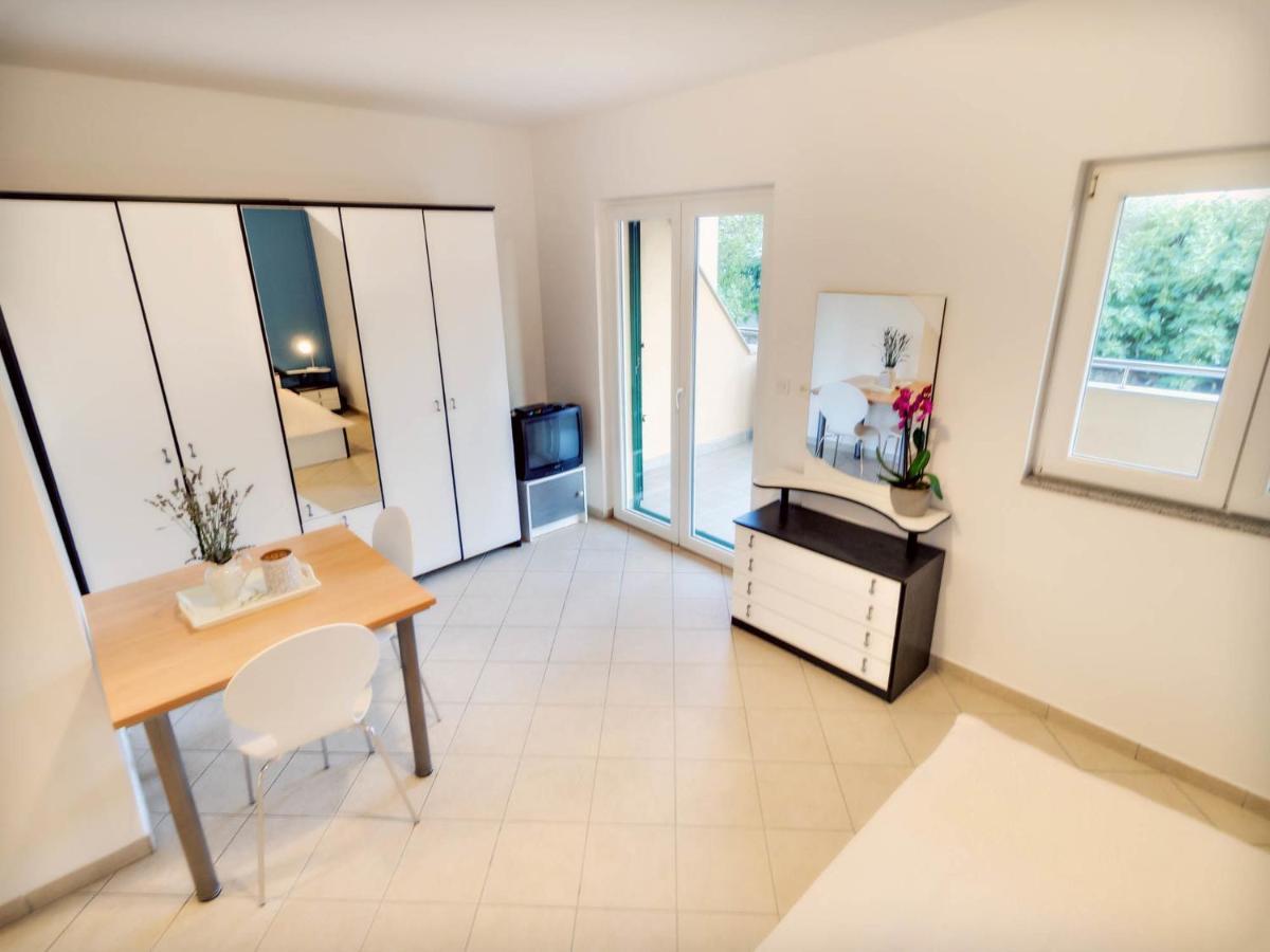 Apartments Zizic Vodice Rom bilde
