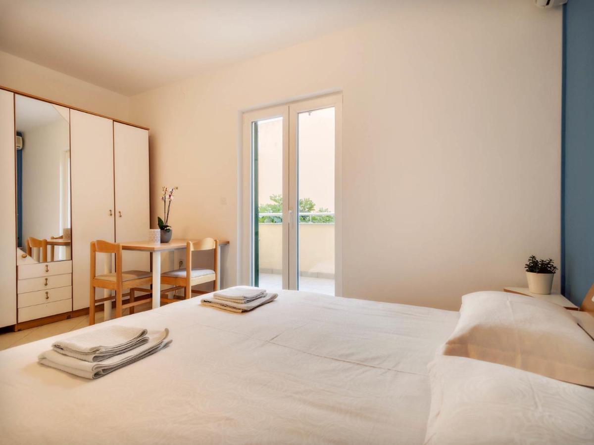 Apartments Zizic Vodice Rom bilde