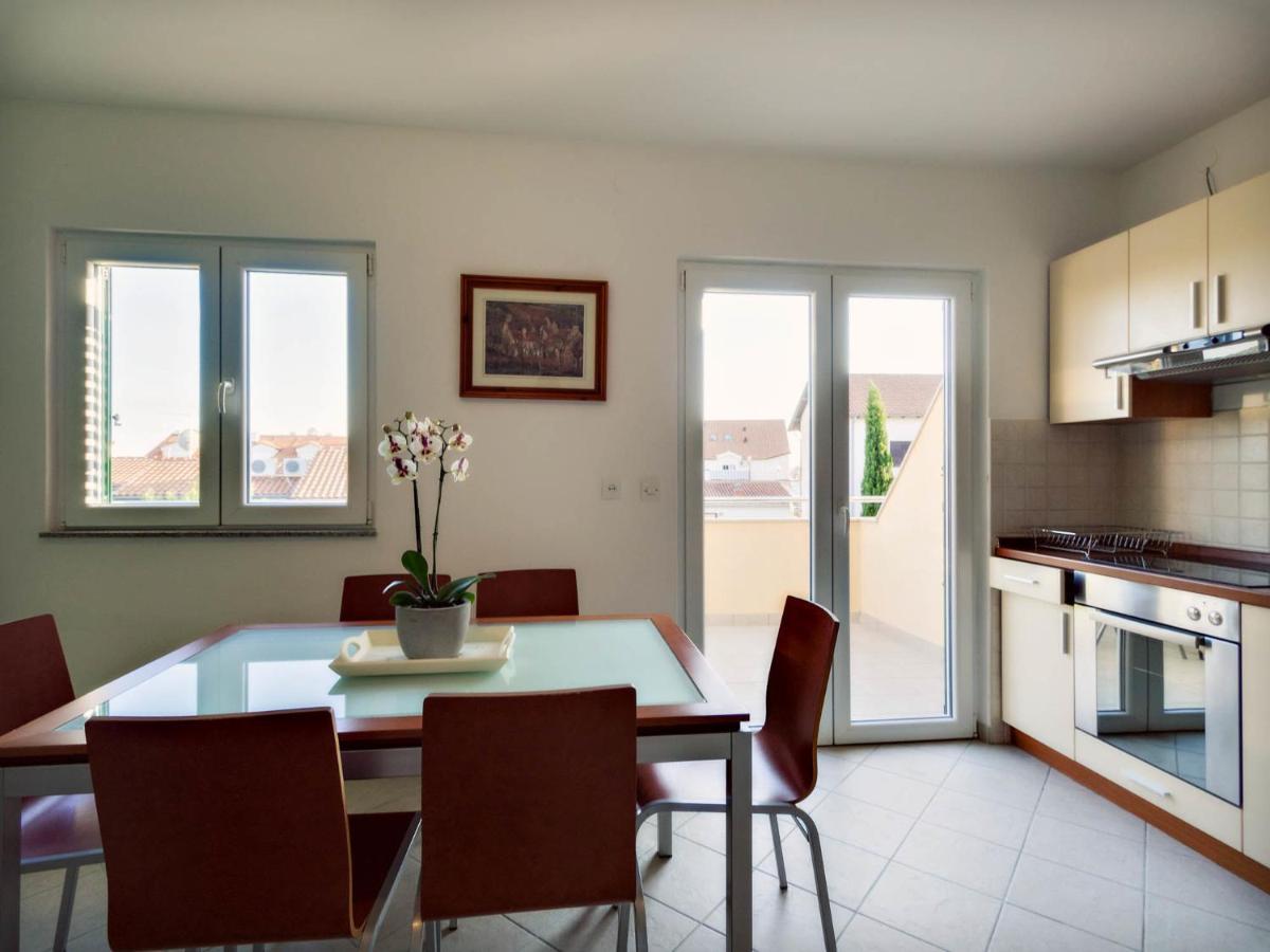 Apartments Zizic Vodice Rom bilde
