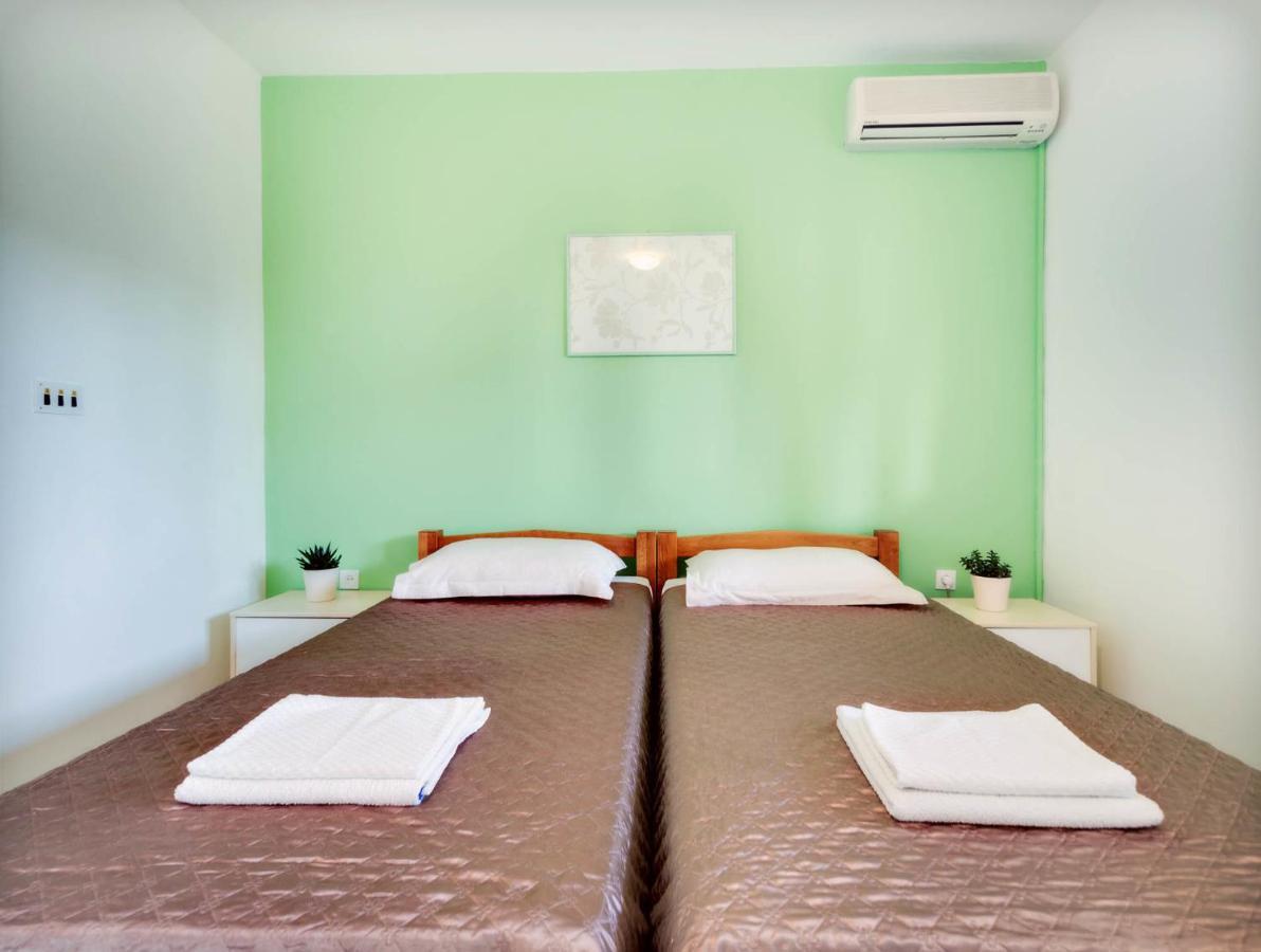 Apartments Zizic Vodice Rom bilde