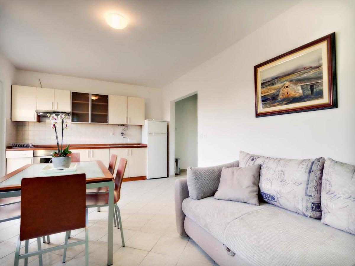 Apartments Zizic Vodice Rom bilde