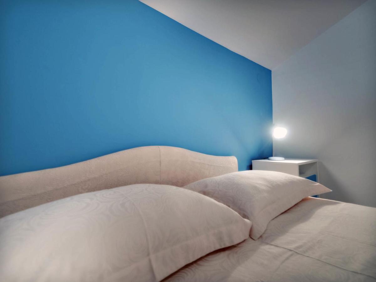 Apartments Zizic Vodice Rom bilde