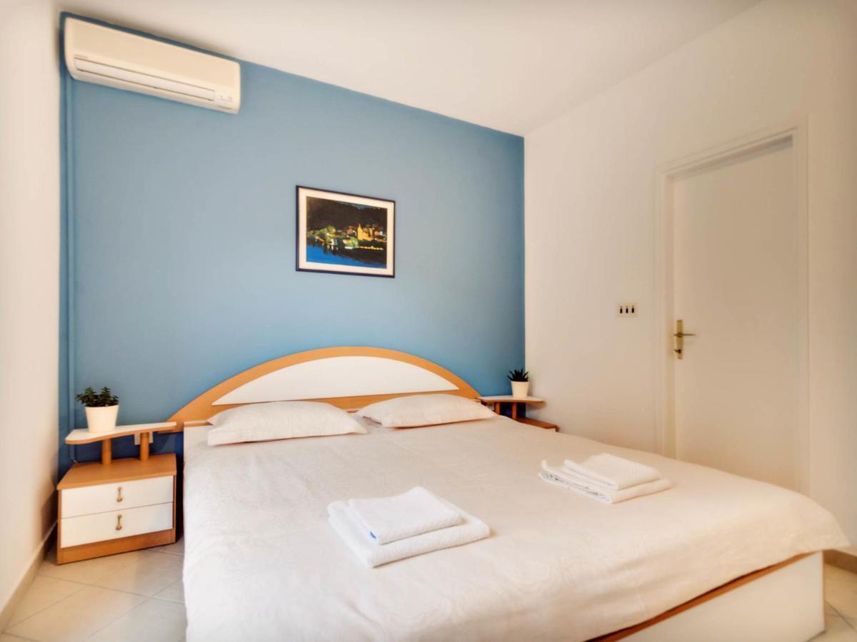 Apartments Zizic Vodice Rom bilde