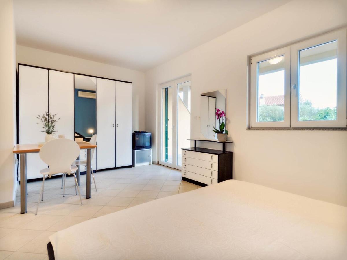Apartments Zizic Vodice Rom bilde