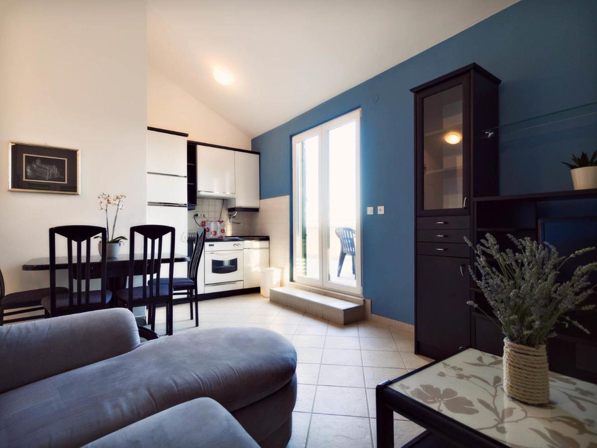 Apartments Zizic Vodice Rom bilde