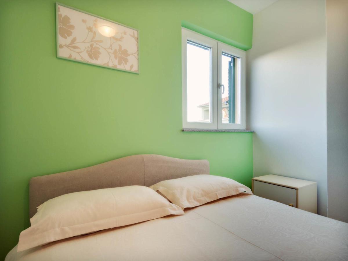 Apartments Zizic Vodice Rom bilde